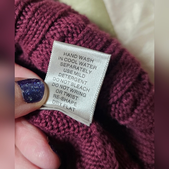 Christopher & Banks Sweater Size Medium Burgundy Cable Knit Christmas Women's - Picture 8 of 8